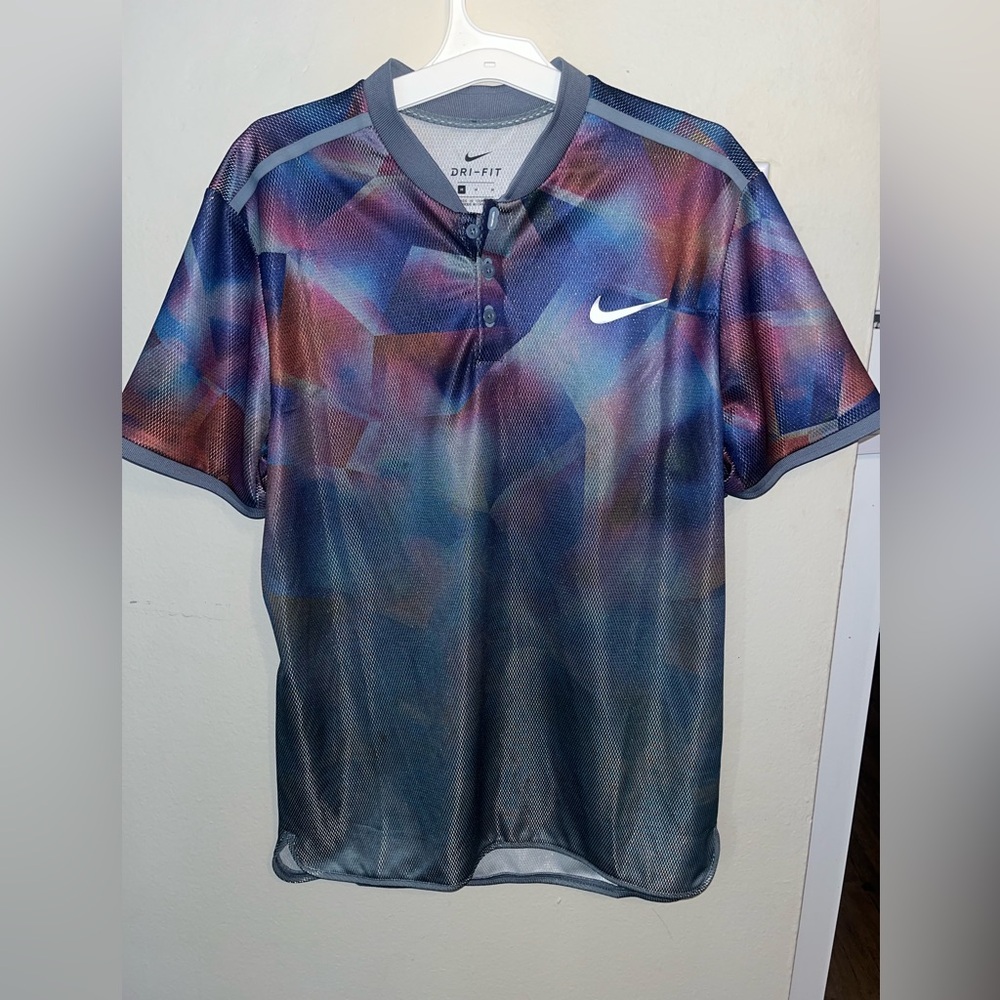 Men Nike shirt